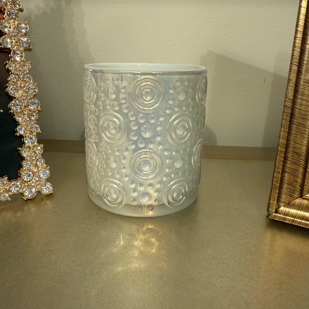 Elegant White Textured Candle Holder